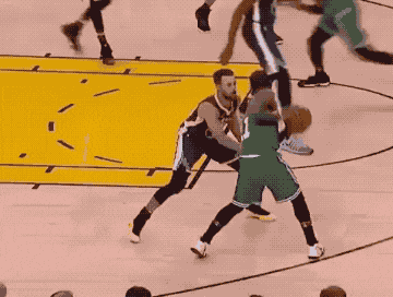 火箭哈登末节爆发连得15分（火箭哈登末节发力连砍15分）