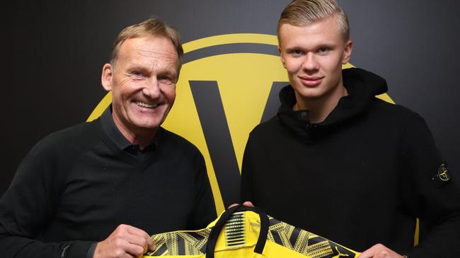 4-3！欧洲最神奇球队诞生：开局5轮0胜进降级区！如今升至第3争冠（4-3！欧洲奇迹之师崛起：开季5轮不胜陷降级区，如今跃居第3冲冠）