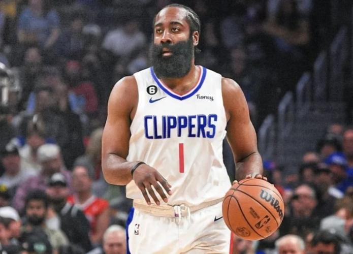 深入剖析三分38中6，赛场上的无奈与反思（三分38投仅6中背后：赛场的无奈与反思）