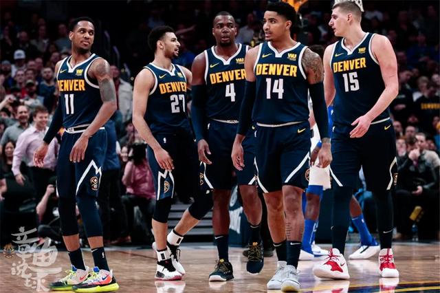 皇马又贡献了一次防守的反面教材 有点像表演赛的踢法（皇马防守再成反面教材，踢得像场表演赛）