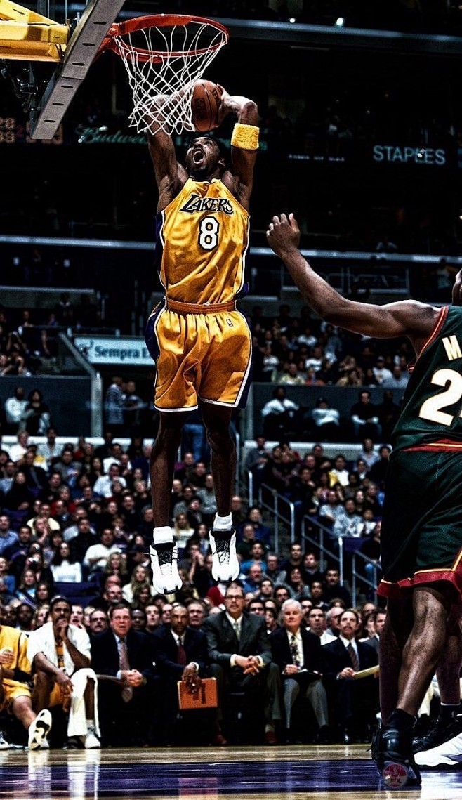 利物浦vs桑德兰：萨拉赫连场替补，伊萨克、维尔茨出战（利物浦迎战桑德兰：萨拉赫再度替补，伊萨克、维尔茨出战）